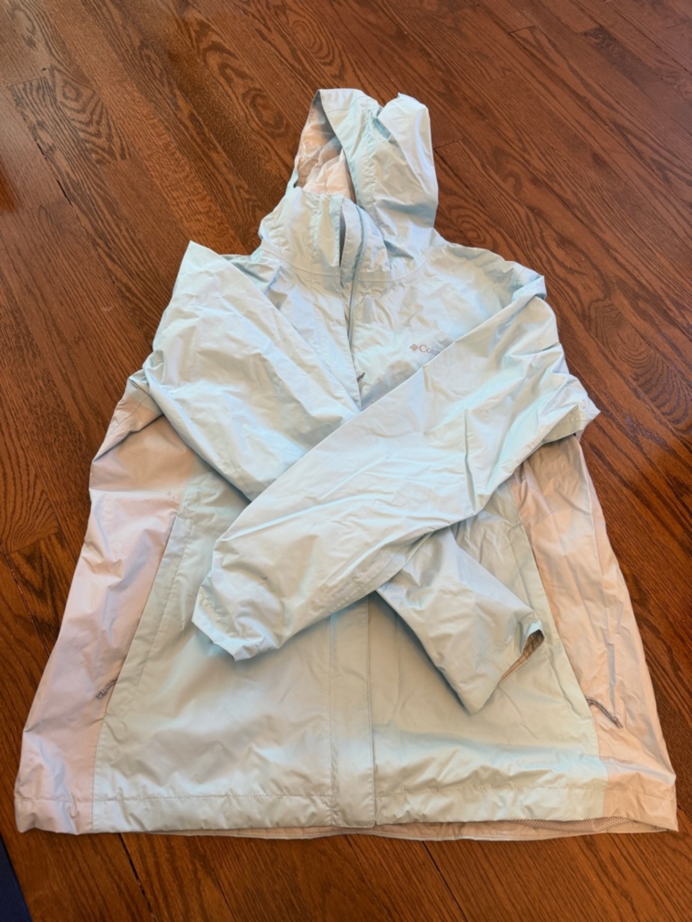 Columbia Women’s Pale Blue Hooded Rain Jacket - size XL